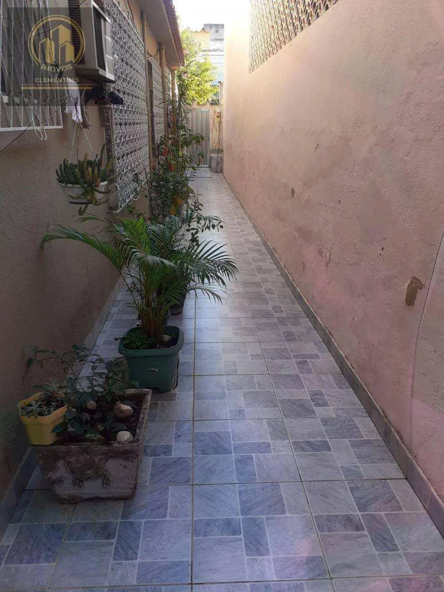 Jardim América- Casa, Sala Ampla, 3Qtos, 2 Bnnhs, Varanda e Terraço