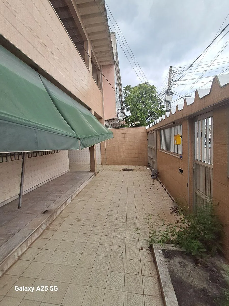 Jardim América - Casa Linear, Terraço, Piscina, 3 Qtos, Suíte