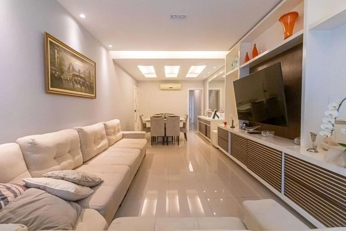 Copacabana- Prox. Metrô, Apartamento de 156 m² ,3 quartos( 1 Suíte Closet), 3 Banhs e 2 Vagas